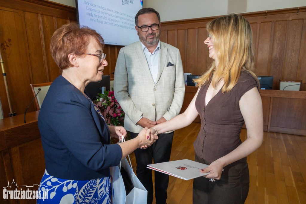 Uczennica z Grudziądza laureatką wojewódzkiego konkursu na Dzień Ojca!