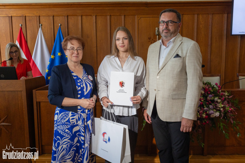 Uczennica z Grudziądza laureatką wojewódzkiego konkursu na Dzień Ojca!