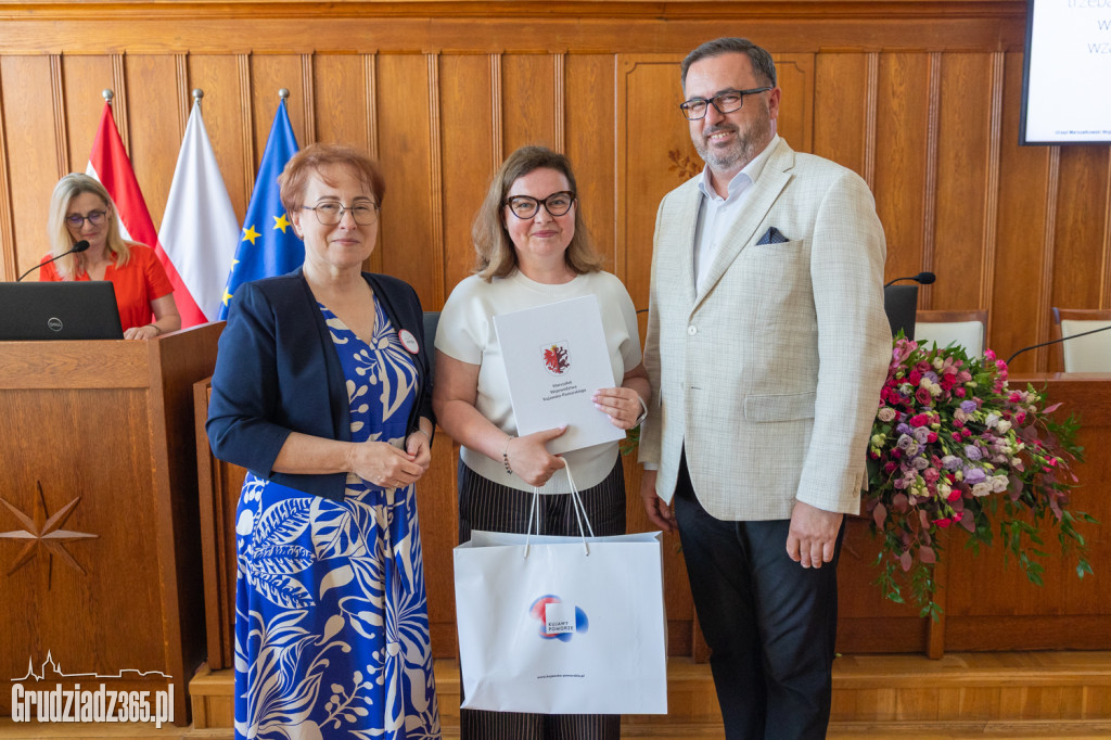 Uczennica z Grudziądza laureatką wojewódzkiego konkursu na Dzień Ojca!