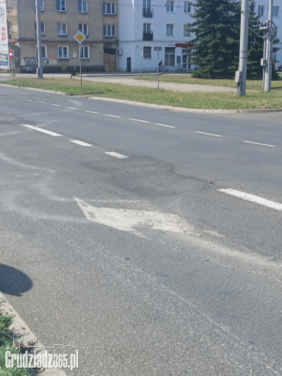 Grudziądz: Najpierw malują pasy, potem lepią dziury. Mieszkańcy i radny łapią się za głowy