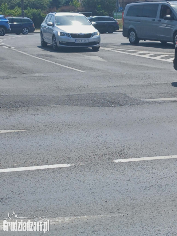 Grudziądz: Najpierw malują pasy, potem lepią dziury. Mieszkańcy i radny łapią się za głowy