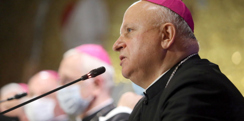 Przewodniczący Zespołu Ekspertów Konferencji Episkopatu Polski ds. Bioetycznych bp. Józef Wróbel. Fot. PAP