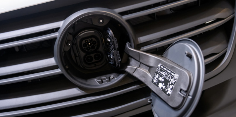 BOŚ: cztery kolejne firmy leasingowe dołączyły do programu „Mój elektryk”