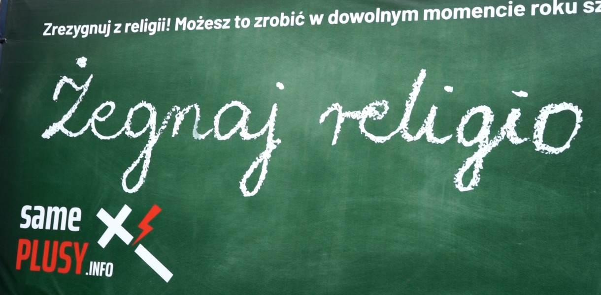 Żegnaj religio - zgromadzenie przy Placu Miłośników Astronomii w Grudziądzu