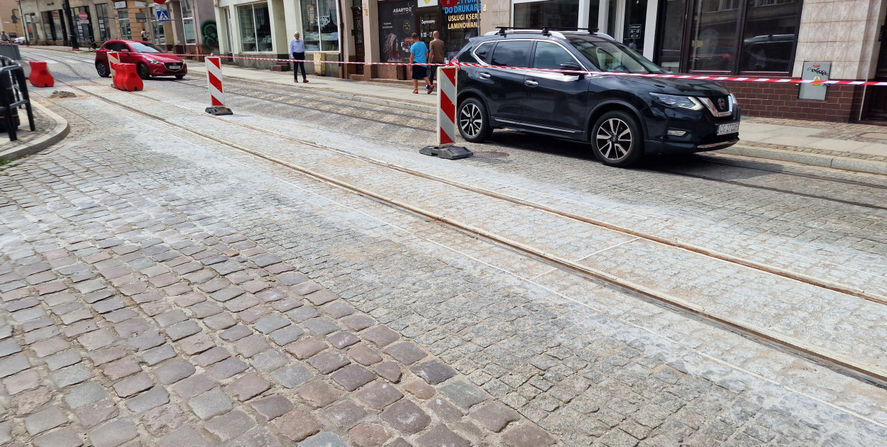 Przedłuża się remont torowiska na Wybickiego w Grudziądzu. Utrzymanie linii AT, T3