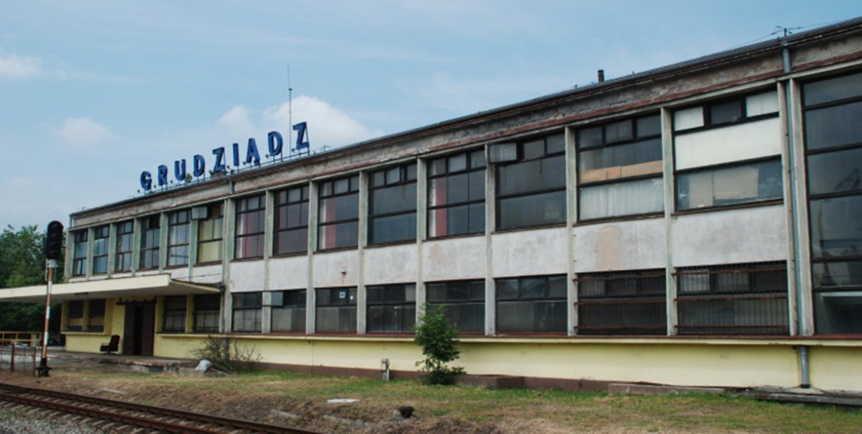 Dworzec PKP w Grudziądzu w opłakanym stanie. Poseł Piotr Kowal interweniuje