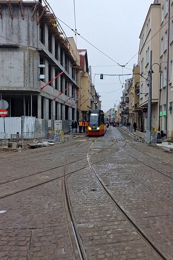 Długo oczekiwany tramwaj na ulicy Toruńskiej w Grudziądzu-1789