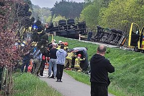 Czołowe zderzenie samochodu osobowego z ciężarówką w Mokrem koło Grudziądza-2047