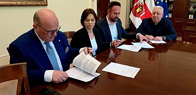 Prezydent Grudziądza podpisał umowę z wykonawcą na budowę basenu na Strzemięcinie-88538
