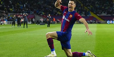Liga hiszpańska - trzy gole Lewandowskiego dały Barcelonie zwycięstwo nad Valencią-88550