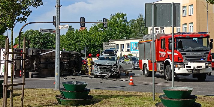 Wypadek na skrzyżowaniu ulic Piłsudskiego i Waryńskiego w Grudziądzu