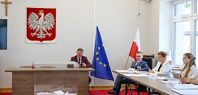 Wolne dni dla członków komisji wyborczej PIP wyjaśnia, kiedy przysługują-95604
