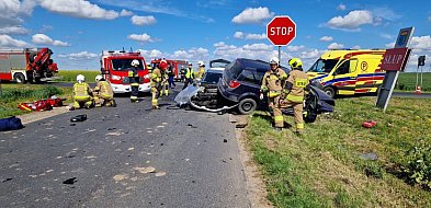 Wypadek w Słupie. Zderzenie trzech aut na DW538, trzy osoby ranne-95852