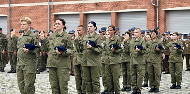 Służyć wiernie Rzeczypospolitej Polskiej – uroczyste ślubowanie kadetów z Grudziąd-96103