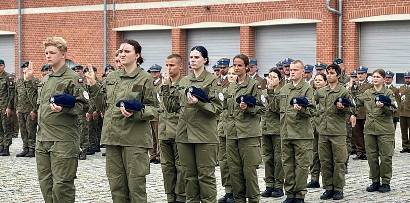Służyć wiernie Rzeczypospolitej Polskiej – uroczyste ślubowanie kadetów z Grudziąd - 96103