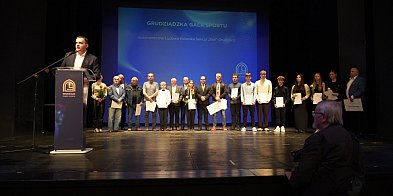 ​​​​​​​Święto grudziądzkiego sportu. Prezydent Grudziądza wręczył stypendia i nagr-96156