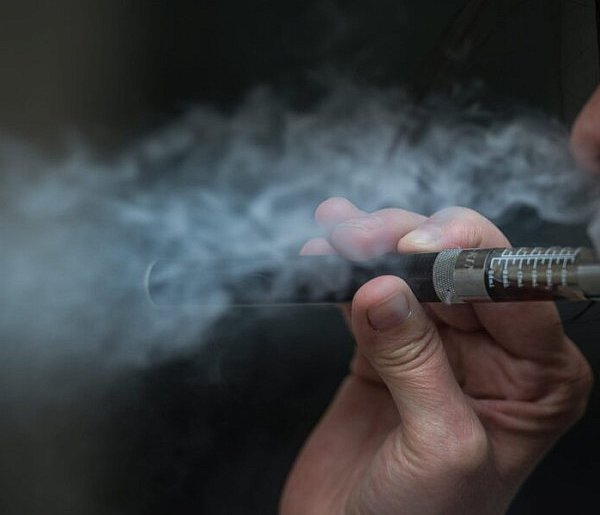 Od 5 lipca nowe zakazy dotyczące sprzedaży e-papierosów i palenia-96479
