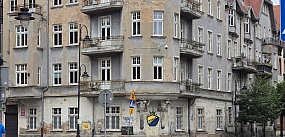 Zaniedbany budynek Sanepidu szpeci centrum. Radny inter