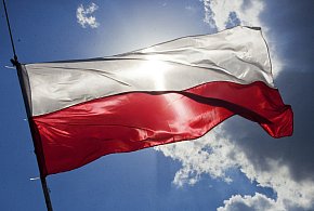 Flaga i hymn na nowo? Rząd chce korekty przepisów dot. symboli narodowych-96822