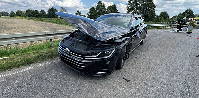 Szynych: Zderzenie czołowe na drodze powiatowej. Jedna osoba trafiła do szpitala-97284