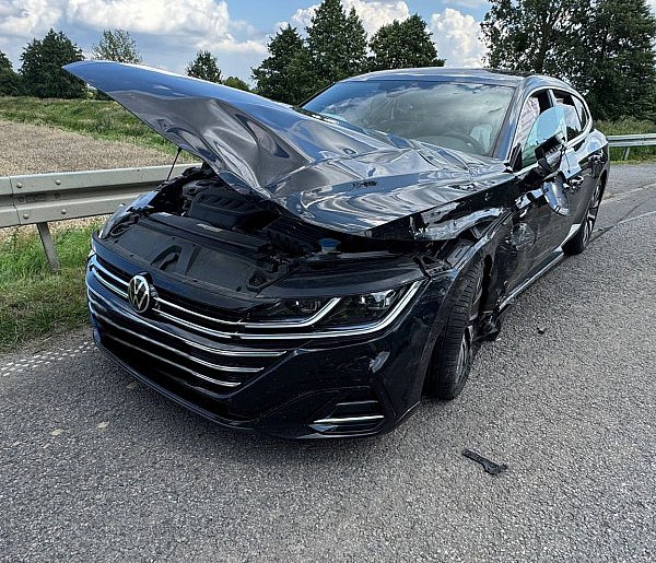 Szynych: Zderzenie czołowe na drodze powiatowej. Jedna osoba trafiła do szpitala-97284