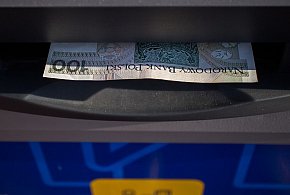 Nowy cennik usług bankowych. Klienci zapłacą więcej już od listopada-97337