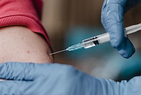 Nowa metoda oszustów. Tak próbują „oskubać” seniorów-97584