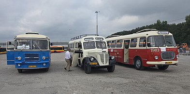 Zabytkowe autobusy już na ulicach Grudziądza! Zobacz, co czeka pasażerów-97637