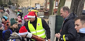 Odblaskowy Mikołaj: Policja promuje bezpieczeństwo w Br