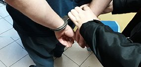 Napad przy Karabinierów. 15-latek zaatakował kobietę id