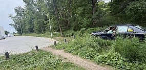 Porzucony pojazd przemieszczony z parkingu marketu na t