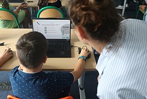 Raport nt. sztucznej inteligencji w polskiej szkole: dotychczasowe szkolenia MEN n-98601