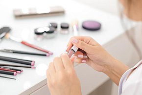 Nie używaj tych kosmetyków. GIS ostrzega przed produktami-99225