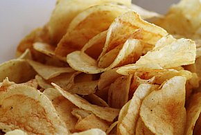 Podatek tłuszczowy uderzy w przekąski? Posłowie pokazują projekt-99414