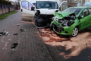 Grudziądz: Zderzenie aut na Łyskowskiego. Poszkodowani i utrudnienia w ruchu-99546