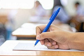 CKE: kilkunastu osobom unieważniono egzamin z polskiego za wniesienie telefonu, ki
