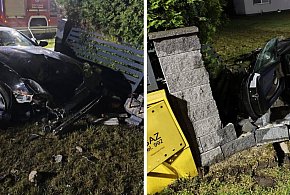 Groźny wypadek pod Grudziądzem. Kierowca ściął płot i zatrzymał się tuż przy przył