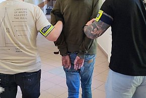 Ponad 8 kilogramów narkotyków ukryte w domu! Poszukiwany wpadł w ręce policjantów
