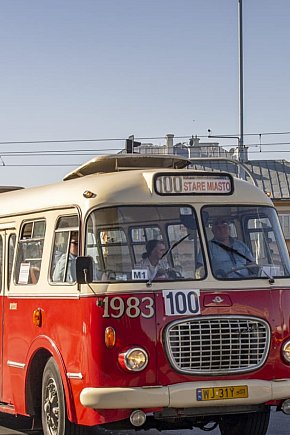 Na ulice Grudziądza wyjadą legendarne pojazdy z minionych dekad-2415