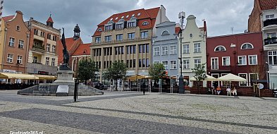 Korekty w miejskiej kasie na koniec roku. Miliony na oświatę, inwestycje w Hotel S-99306