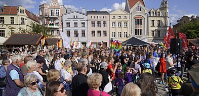 „Sikanie na k*rwy” na miejskiej scenie? Grudziądzanie oburzeni wyborem gwiazdy