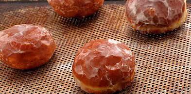 Tłusty czwartek w Grudziądzu: Pączek w kosztach firmy i na talerzu. Jak świętować