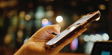 Personalizacja jako jedyna skuteczna odpowiedź na zmęczenie reklamowe w 2026 roku