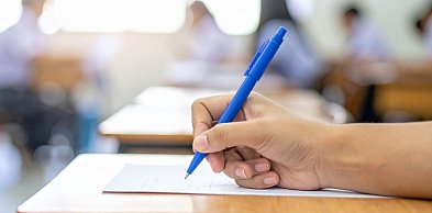 CKE: kilkunastu osobom unieważniono egzamin z polskiego za wniesienie telefonu, ki