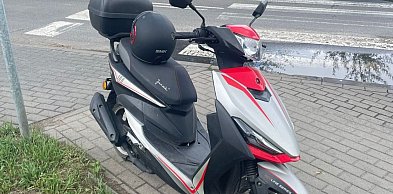 Zdarzenie drogowe z udziałem 55-latka. Kierujący motorowerem posiadał aktywny zaka