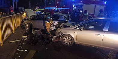Wieczorna kolizja na ulicy Bydgoskiej. Dwa rozbite auta i utrudnienia w ruchu-99625