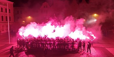 Dżery i DJ Adach z mocnym uderzeniem dla kibiców GKM Grudziądz-99231