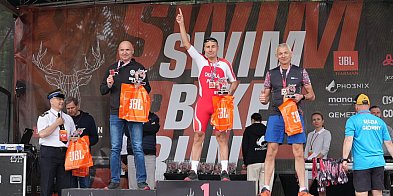 Srebrny medal dla Jacka Gniota z Grudziądza na JBL Triathlon Sieraków 2026