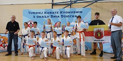 11 medali grudziądzkich karateków na turnieju w Płocku