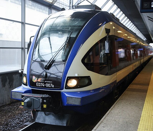 W weekend zmiana czasu na zimowy; pociągi PKP Intercity zatrzymają się na godzinę-98559